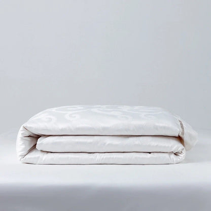 Luxury Hotel Bedding | Bvlgari Hotel Silk Quilt