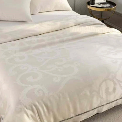 Luxury Hotel Bedding | Bvlgari Hotel Silk Quilt
